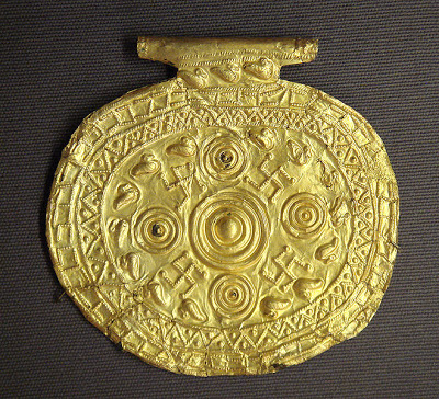 659px-Etruscan_pendant_with_swastika_symbols_Bolsena_Italy_700_BCE_to_650_BCE