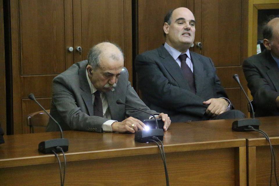 Πανεπιστημιακοί δάσκαλοι: Ντροπή! Να παραιτηθούν οι πρυτανικές αρχές!
