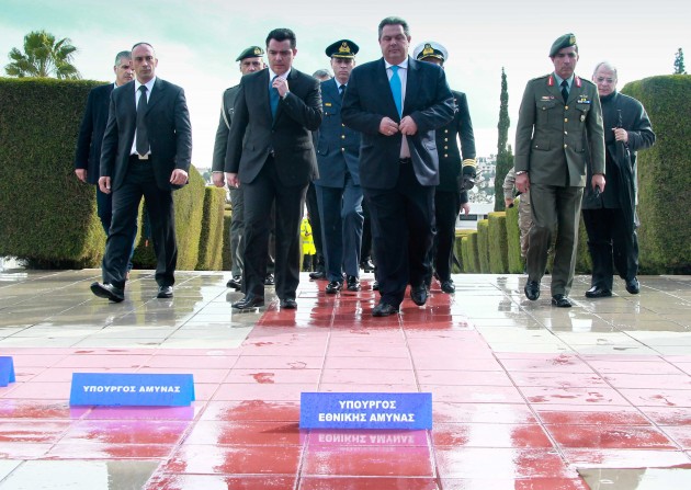 Εθνικιστικό και ανιστόρητο λογύδριο του ΥΕΘΑ Καμμένου στους στρατιώτες της ΕΛΔΥΚ!