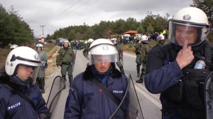 Κοινή δράση του παρακράτους της Eldorado και των ΜΑΤ στις Σκουριές – Επιτέθηκαν σε διαδηλωτές