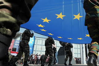 Η Ε.Ε. παίρνει το όπλο της και ετοιμάζεται για παγκόσμια πολεμική δράση!