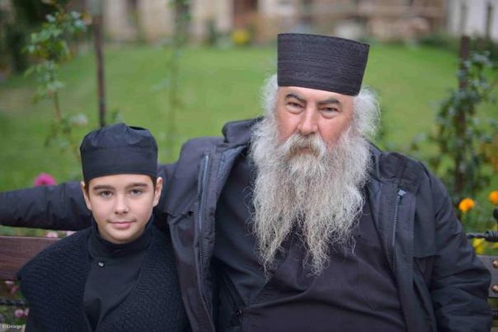 Όταν ο προσηλυτισμός είναι νόμιμος και «ηθικός»: Η περίπτωση του 12χρονου στο Άγιο Όρος