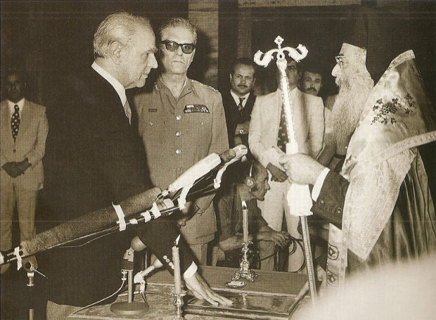 Απ’ τον Κωνσταντίνο Καραμανλή που δραπετεύει σαν “Τριανταφυλλίδης” στον Αλέξη Τσίπρα (Βίντεο)