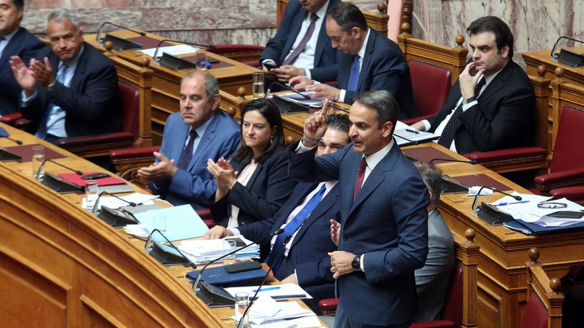 Επιστροφή στη… δεξιά κανονικότητα