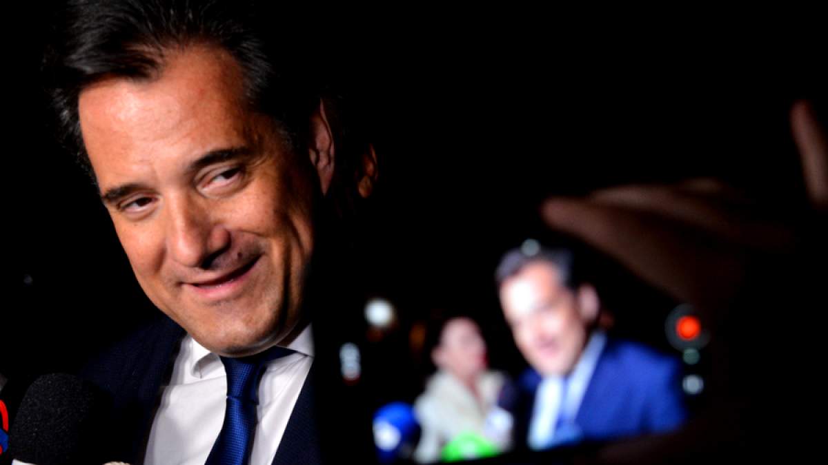 Το μπαράζ των πλειστηριασμών και ο κυνισμός του Άδωνη