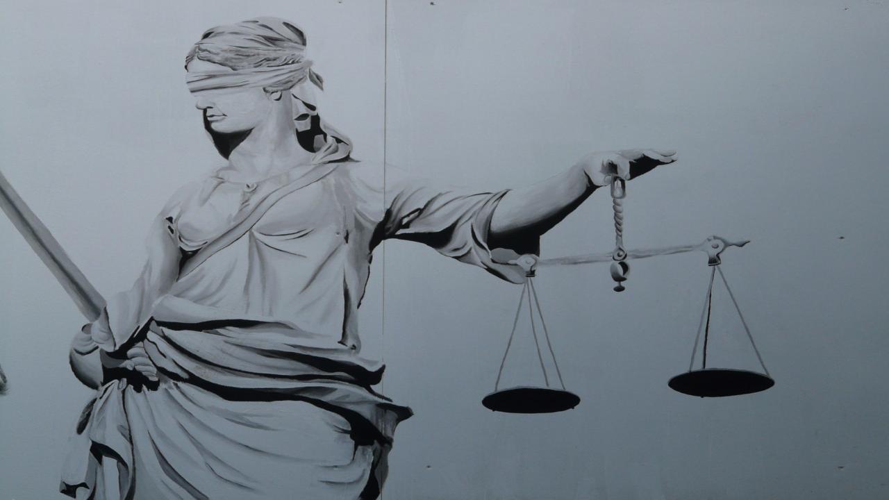 Να απαντήσει ο Άρειος Πάγος και το Υπουργείο Δικαιοσύνης τι συμβαίνει με το παραδικαστικό