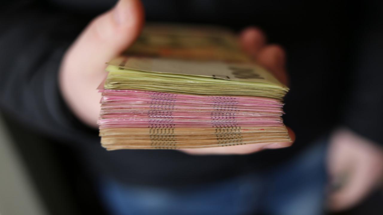 Αποκάλυψη: Η τράπεζα Πειραιώς χαρίζει 138 εκατομμύρια στον κακοπληρωτή Πηλαδάκη