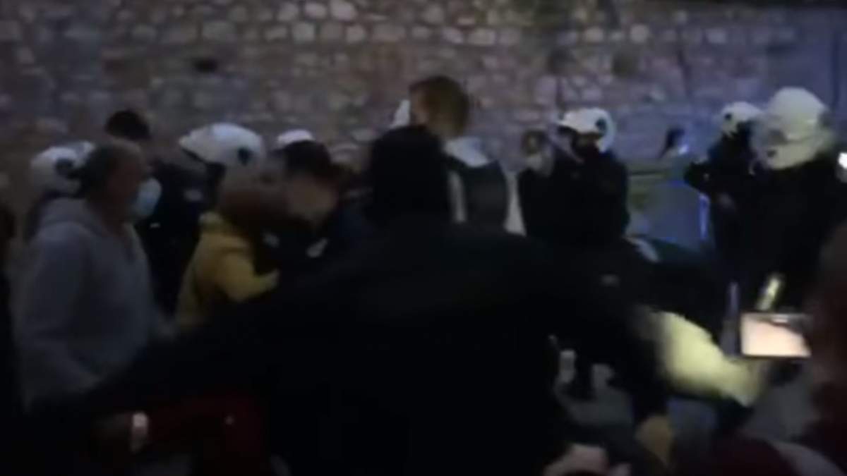 Μαρτυρία γιατρού για τα Σεπόλια: Δεν με άφησαν να βοηθήσω τον πατέρα που κατέρρεε, ξυλοφόρτωσαν κι εμένα