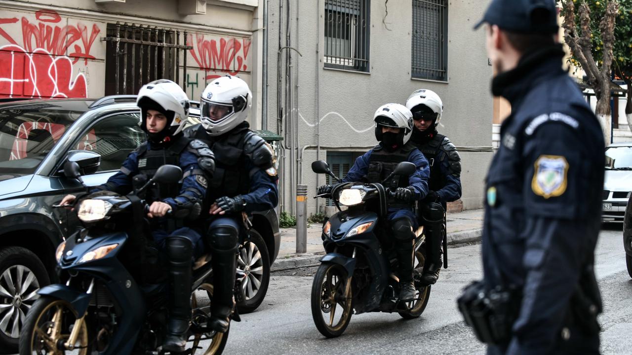 ΕΛ.ΑΣ: «Είμαστε φασίστες και θα σας γαμ@@ε εδώ μέσα»