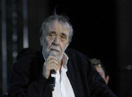 Δυο χρόνια χωρίς τον σπουδαίο ερμηνευτή των τραγουδιών του αντιδικτατορικού αγώνα Αντώνη Καλογιάννη