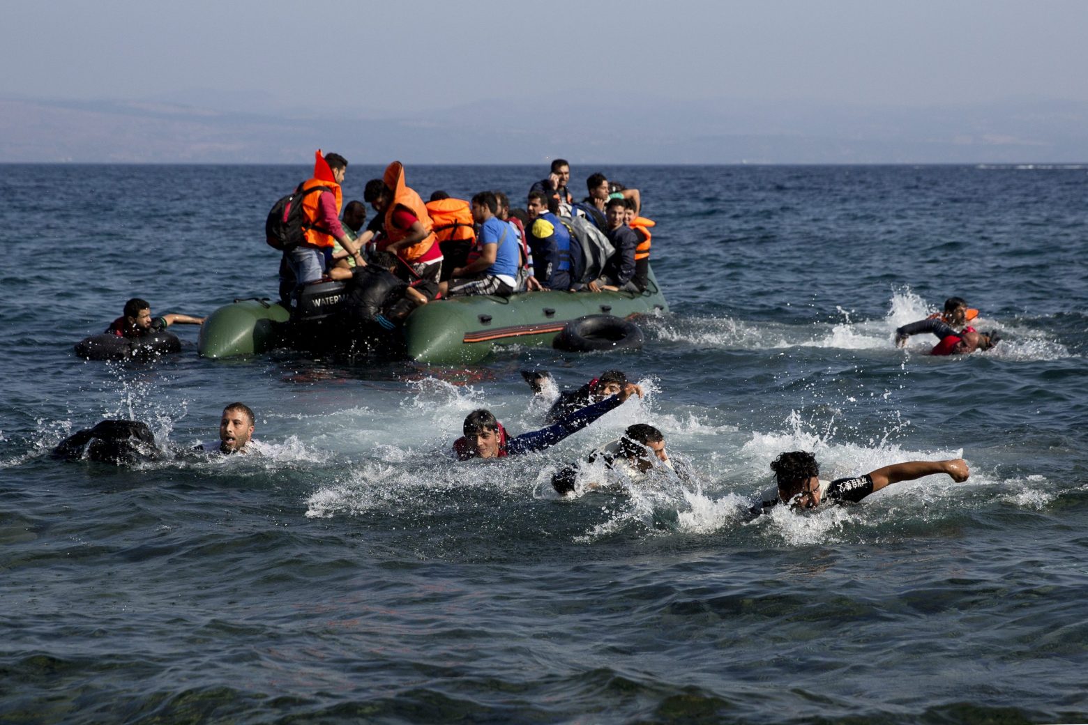 New York Times: Απάνθρωπη και παράνομη η αντιμετώπιση του ελληνικού κράτους στους μετανάστες.