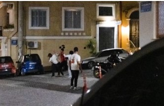 Για μια χούφτα δολάρια στις τσέπες λίγων καταστηματαρχών.