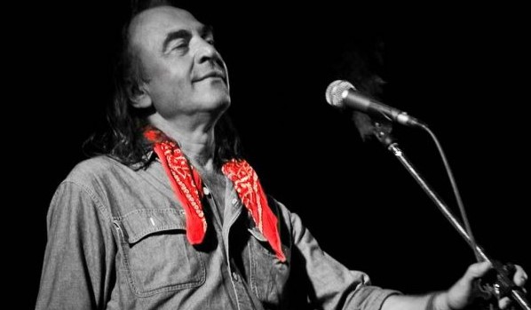 Νίκος Παπάζογλου: Ο αγαπημένος τροβαδούρος της Θεσσαλονίκης, που μας εγκατέλειπε σαν σήμερα το 2011