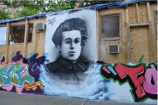 Ο Ιταλός φιλόσοφος, συγγραφέας μα πάνω απ’ όλα επαναστάτης, κομμουνιστής, τριτοδιεθνιστής Αντόνιο Γκράμσι, πεθαίνει σαν σήμερα το 1937