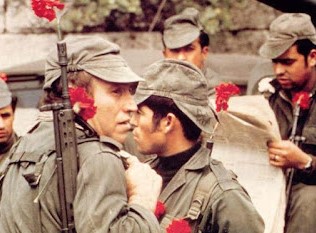 25 Απρίλη του 1974. H «Επανάσταση των Γαρυφάλλων»