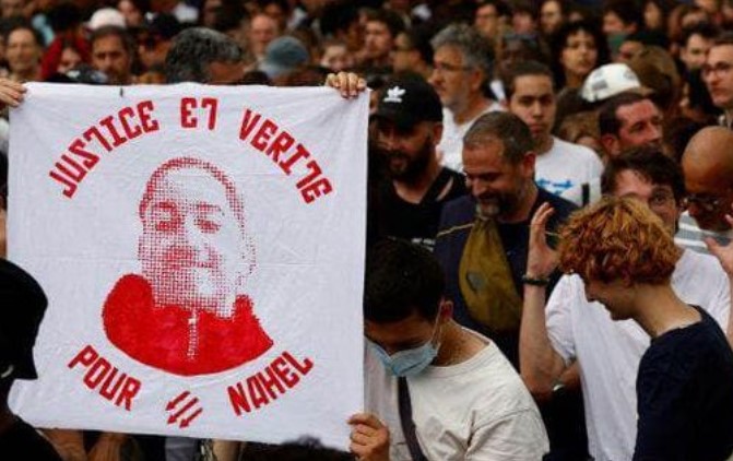 Στάχτη να γίνεις κόσμε γερασμένε