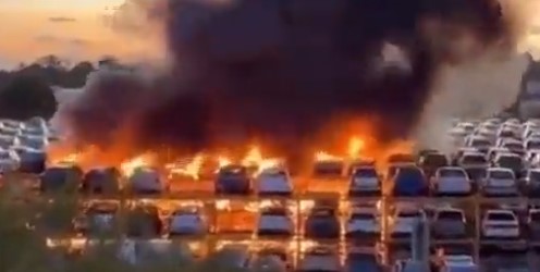 Οι Γάλλοι εξεγείρονται και κάτοικοι των Εξαρχείων δηλώνουν την συμπαράστασή τους