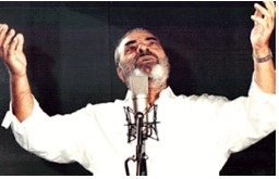 Στέλιος Καζαντζίδης: Η γέννηση ενός “μύθου” (2 μοναδικά βίντεο, αφιερωμένα στην ζωή και το έργο του)