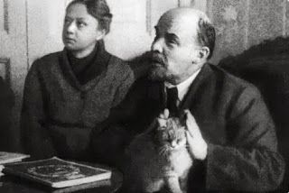 Σαν σήμερα, το 1920, πεθαίνει η Μπολσεβίκα Ινέσσα Αρμάντ, στενή συνεργάτιδα του Λένιν και ηγετική μορφή της Οκτωβριανής Επανάστασης.