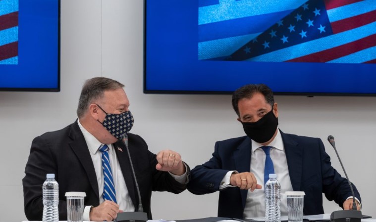 Οι New York Times καρφώνουν Γεωργιάδη για δώρα, Καϊλή και Σπυράκη για λόμπι από Κινέζους