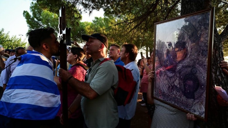 Θλιβερές εικόνες θρησκόληπτων …