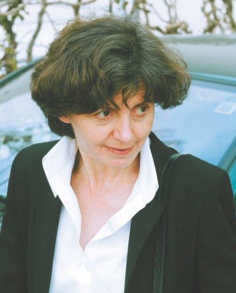 Καταφανώς προετοιμασμένη ερώτηση του κ. Χατζηνικολάου προς τον κ. Μπακογιάννη για την Γιάννα Κούρτοβικ