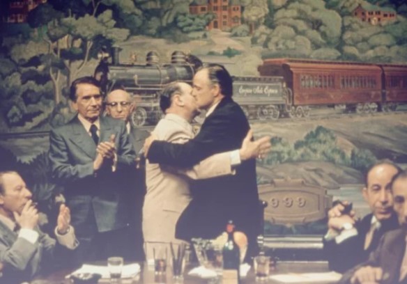 Ακούει καλά, βλέπει καλά η κυρία Αδειλίνη;