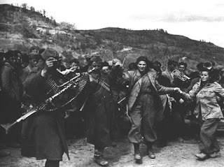 Πώς γράφτηκε ο «Υμνος του ΕΛΑΣ» – Κείμενα της Ελλης Αλεξίου και της Σοφίας Μαυροειδή – Παπαδάκη
