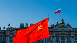 32 χρόνια από την κατάρρευση του παλινορθωμένου καπιταλισμού της «ΕΣΣΔ». Το «τέλος της ιστορίας» δεν ήρθε ακόμα