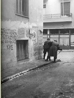Οι X. Φλωράκης, Λ. Κύρκος, και Γρ. Φαράκος απαντούν στο ερώτημα “Αν μπορούσε να αποφευχθεί ο τραγικός Δεκέμβρης του ’44”