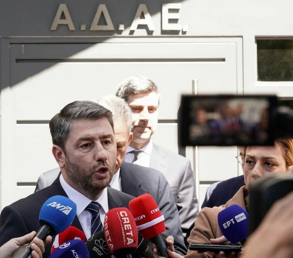 ΕΥΠ: “Κράτος εν κράτει”