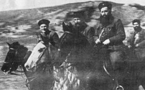 Ο Άρης Βελουχιώτης ορκίζει τους πρώτους αντάρτες του ΕΛΑΣ