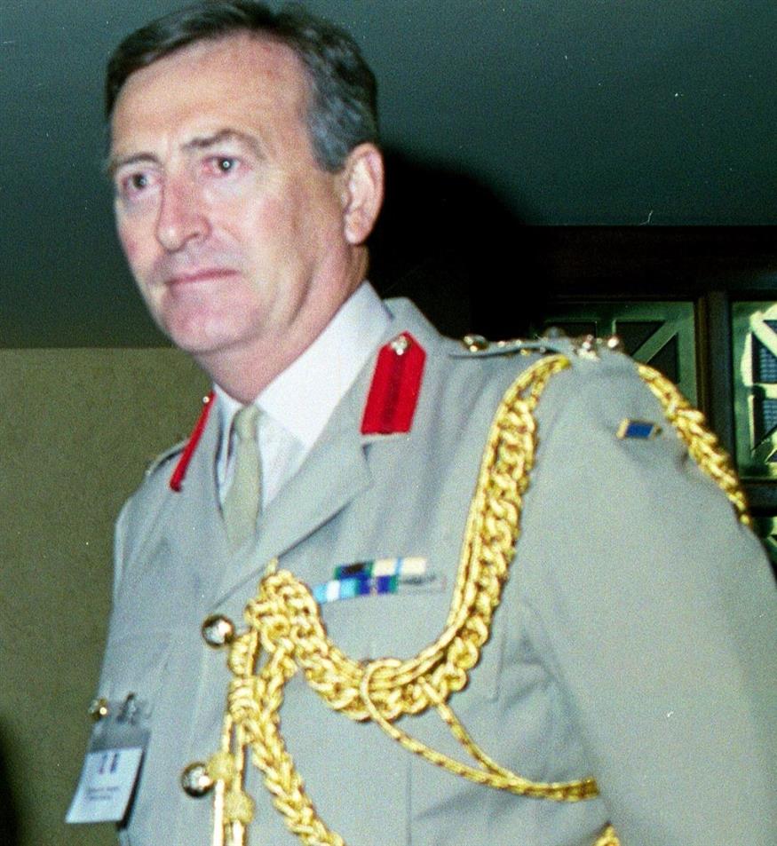 Σαν σήμερα η 17 Νοέμβρη εκτελεί τον βρετανός ταξίαρχος Στίβεν Σόντερς