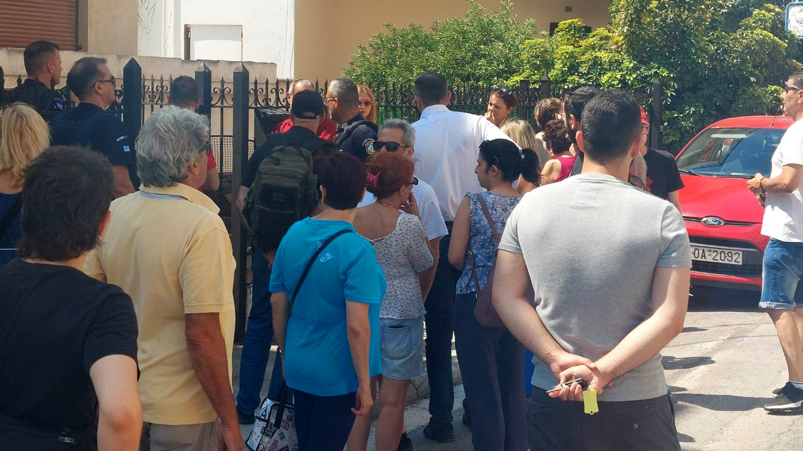 Απετράπη η έξωση στην Πετρούπολη – Συγκέντρωση στις 7.30 μ.μ. στην οδό Ναϊάδων 37 (ΦΩΤΟ – VIDEO)