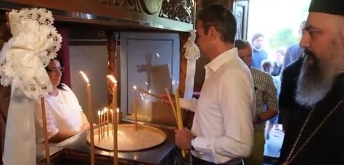 Ο θρήσκος πρωθυπουργός και ένα ασεβές τροπάριο