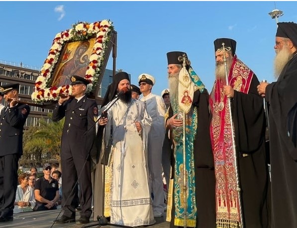 Ο εθνικός κορμός και το σύνθημα “Πατρίς – Θρησκεία – Οικογένεια”