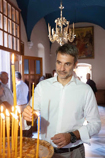 Νοικοκυραίοι! Υποκριτές! Τολμάτε να αποκαλεστείτε Χριστιανοί!