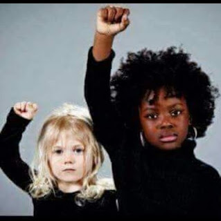 Υποσχόμαστε λοιπόν, 2025 αγώνες, ρήξεις, ανατροπές.