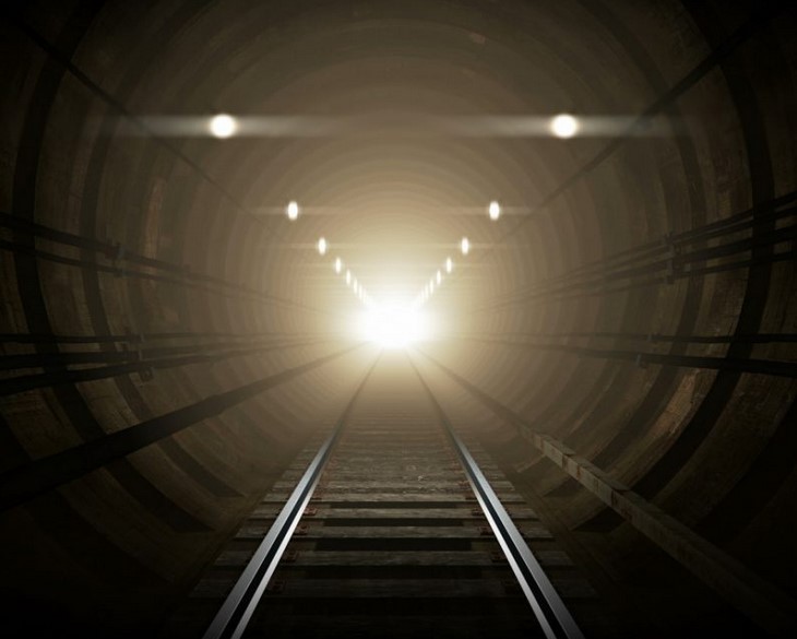 Οι ράγες της επικοινωνιακής διαχείρισης για τα Τέμπη οδηγούν σε μετωπική με την κοινωνία