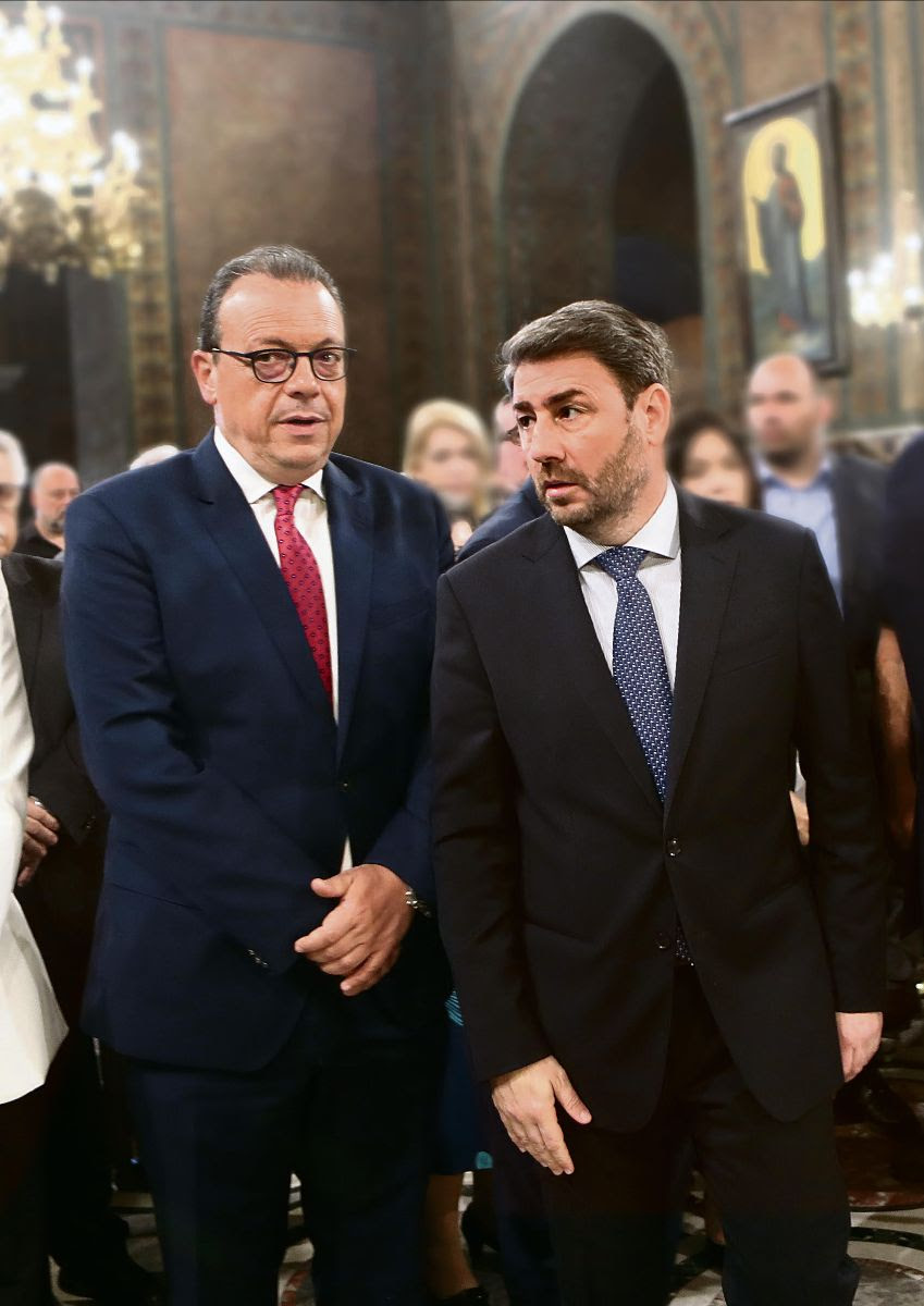 Και ο γάιδαρος βόσκει ανέμελος