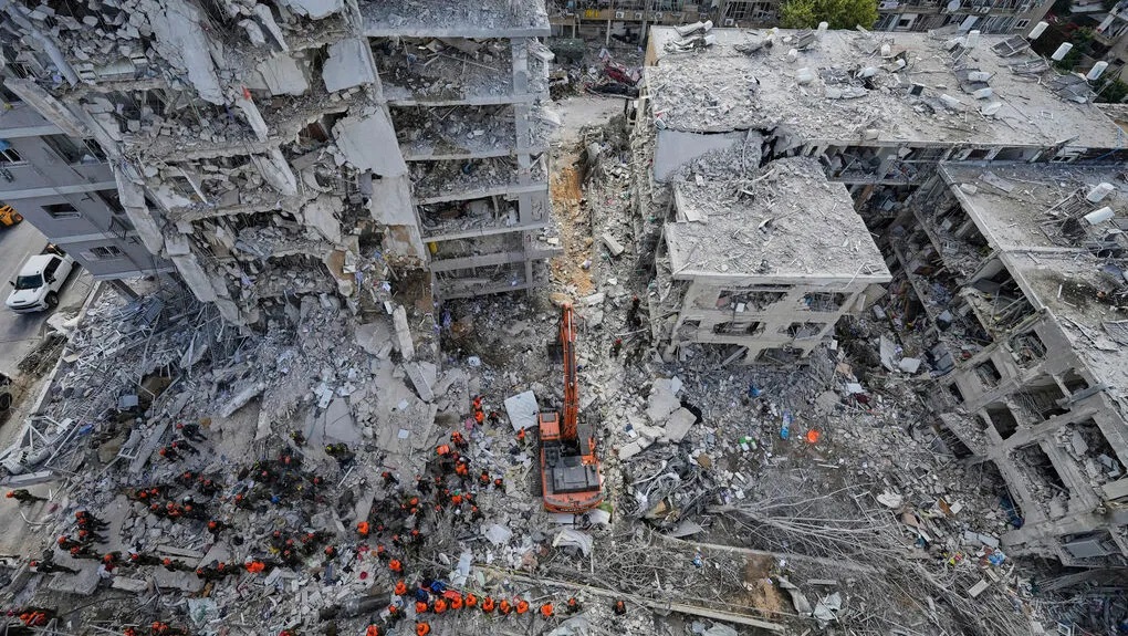 Η επικίνδυνη κατάρρευση μιας κυριαρχίας: Δύση εναντίον Ανατολής