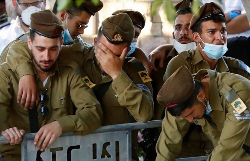 4.000 Ισραηλινοί στρατιώτες τέθηκαν εκτός μάχης λόγω ψυχικού τραύματος, ενώ οι αυτοκτονίες σαρώνουν τον Ισραηλινό στρατό. Απ’ την αρχή του 2025 μέχρι σήμερα έχουν σημειωθεί 21 αυτοκτονίες Ισραηλινών στρατευμένων