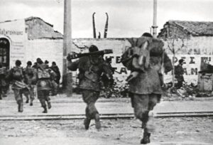 13 Δεκέμβρη 1944: Η άγνωστη μάχη στα “Παραπήγματα”. Μια περίπτωση όπου οι Βρετανοί έζησαν πραγματικά δύσκολες ώρες