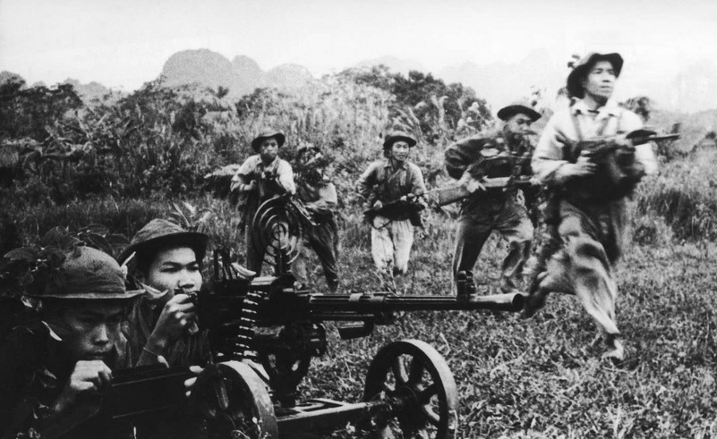 Σαν σήμερα: 2 Γενάρη 1963 – Η Μάχη του Απ Μπακ: Η πρώτη μεγάλη νίκη των Βιετκόνγκ ενάντια στον ιμπεριαλισμό!