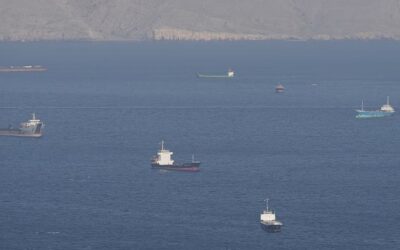 Ώρες αγωνίας στα Στενά του Ορμούζ: Το Ιράν υπερασπίζεται την κυριαρχία του απέναντι στον αμερικανικό εκβιασμό