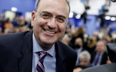 Οικογενειακές ιστορίες: Ο Λαζαρίδης με το πτυχίο κολλεγίου «παρέδωσε» τη θέση του στη σύζυγό του, «γαλάζιο παιδί» της Blue Skies