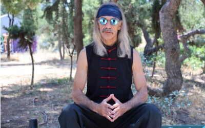 Χαΐνης Δ. Αποστολάκης: το κέρασμα έγινε κέρδος, η παλικαριά παλικαρισμός, η επαναστατικότητα παραβατικότητα και η λιτότητα χλιδή.
