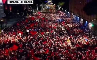 Τ’ ακούς Ελληναρά μου, απόγονε συ ενδόξων προγόνων;