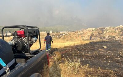 Στη μάχη της κατάσβεσης οι εθελοντικές ομάδες του ΚΚΕ και της ΚΝΕ μαζί με το πυροσβεστικό όχημα της ΚΟ Αττικής (VIDEO – ΦΩΤΟ)