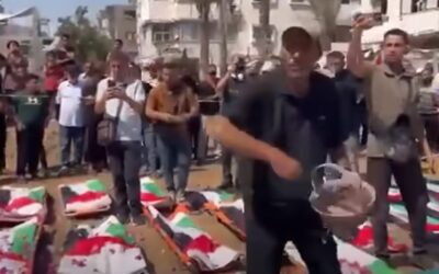 Μία από τις μεγαλύτερες κηδείες στη Λωρίδα της Γάζας… Σήμερα, η Γάζα αποχαιρέτησε 112 ανθρώπους από τις οικογένειες Αμπού Σαρία και Αλ-Χασάινα.